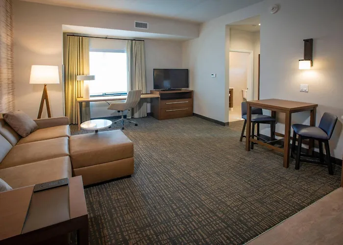 By Marriott Airport/medical Center Hotel Pensacola
