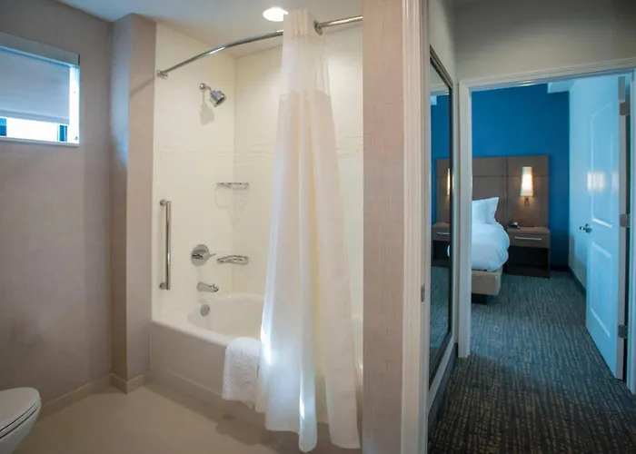 Hotel By Marriott Airport/medical Center