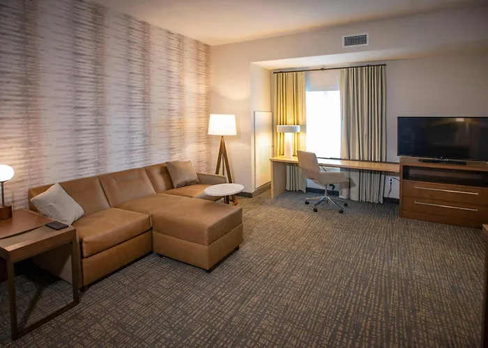 By Marriott Airport/medical Center Hotel 3*