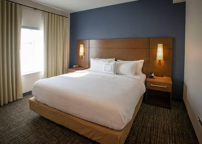By Marriott Airport/medical Center Hotel Pensacola