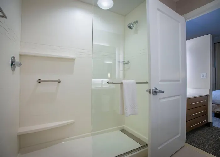 By Marriott Airport/medical Center 3*