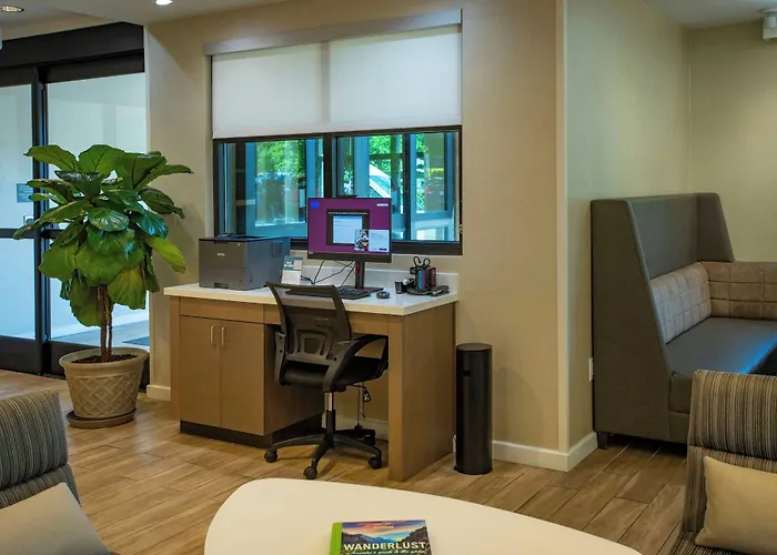 By Marriott Airport/medical Center Hotel 3*