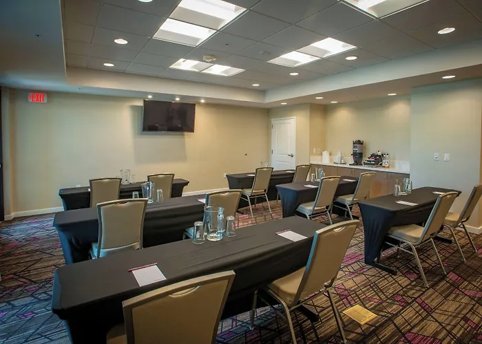 By Marriott Airport/medical Center 3*